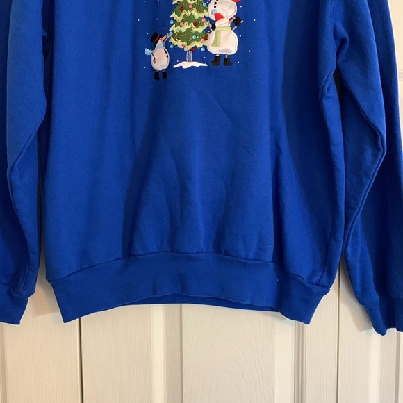 Holiday Sweatshirt Blue with Snowmen Christmas Tree Women’s M Blue Festive. H1 - Picture 3 of 9